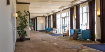 Holiday Inn & Suites - Image# 1